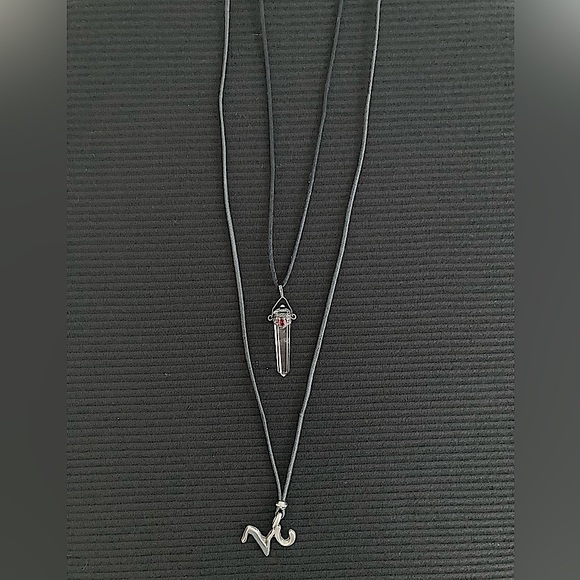 Vintage Boho Style Necklaces for the Capricorn Hammered Metal Crystal Garnet - Picture 7 of 7